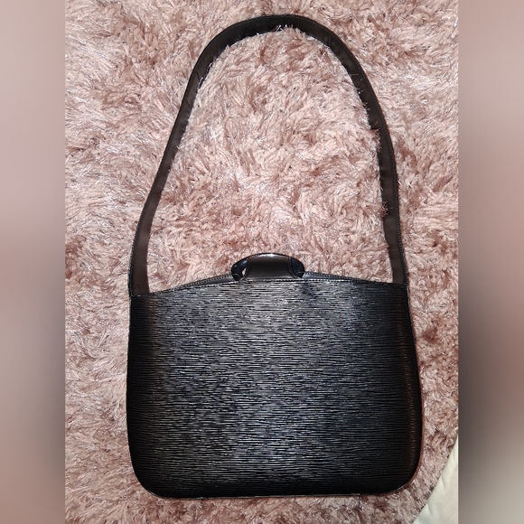 Louis Vuitton Black Epi Leather Shoulder Bag - Picture 2 of 10